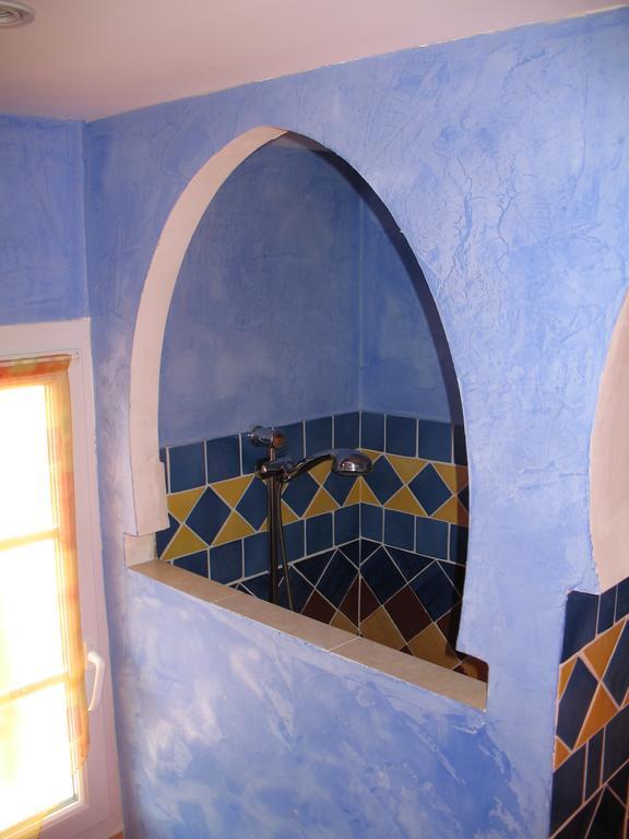 Le Jas Du Gabian Hotel Volonne Buitenkant foto