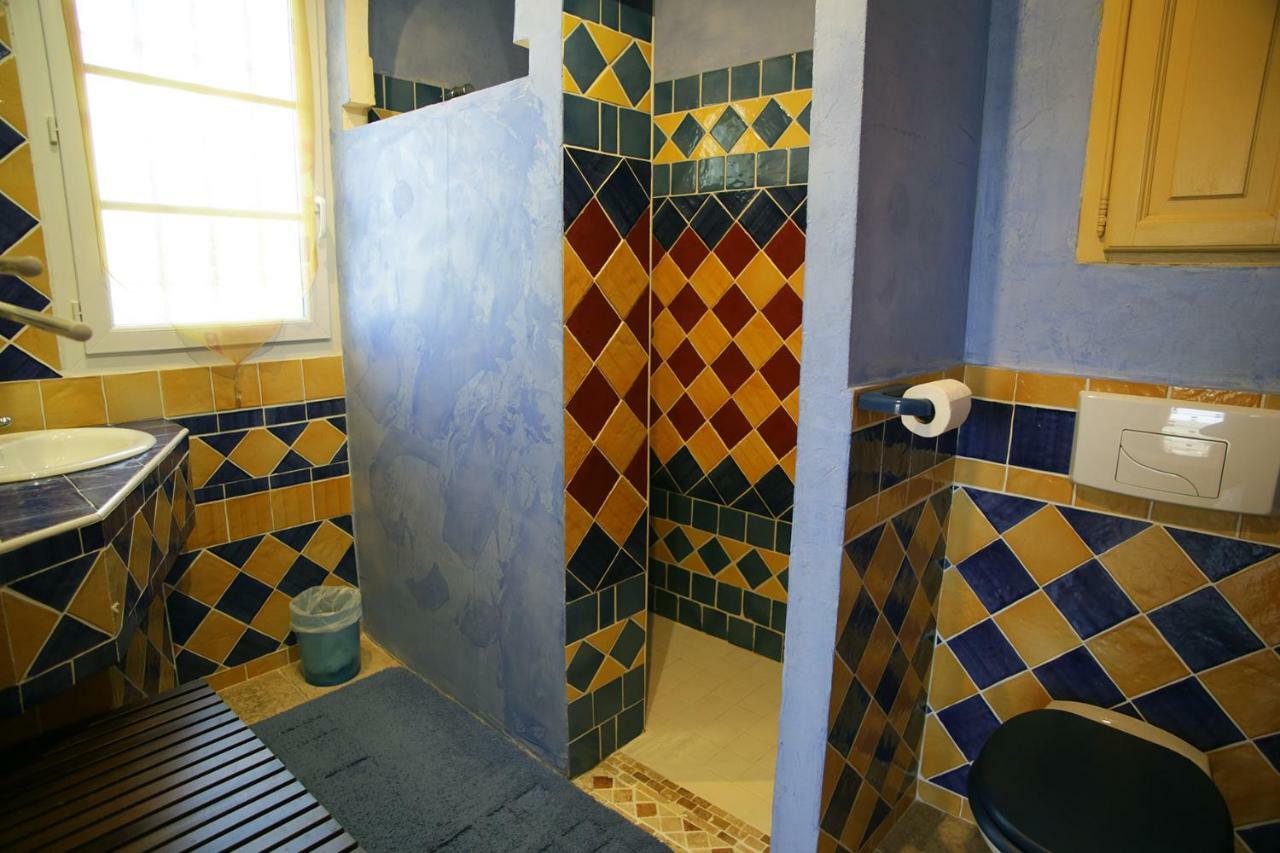 Le Jas Du Gabian Hotel Volonne Buitenkant foto
